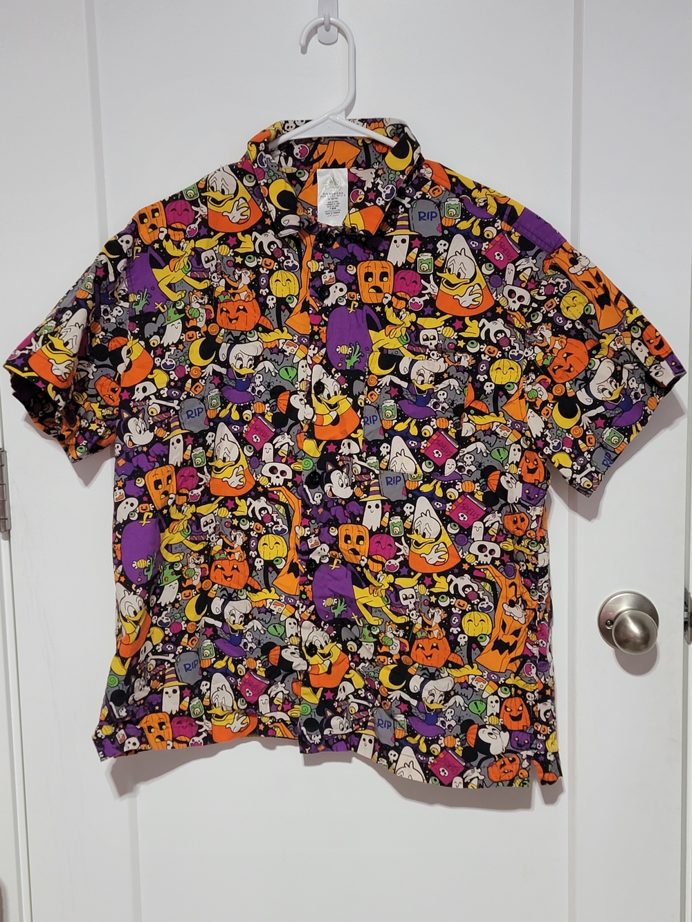 (Size M) Disney Parks Halloween 2022 Mickey & Friends Woven Button Up Shirt
